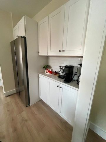 129 Court St, Plymouth, MA 02360