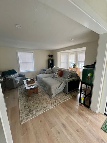 129 Court St, Plymouth, MA 02360