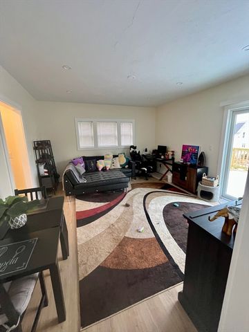 129 Court St, Plymouth, MA 02360