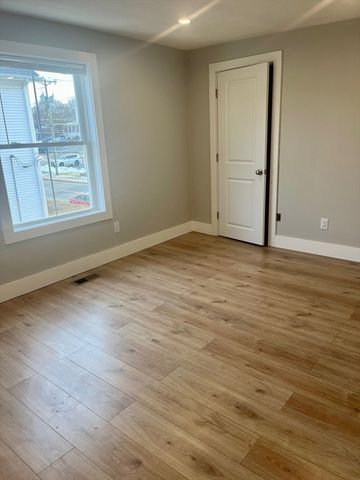 129 Court St, Plymouth, MA 02360