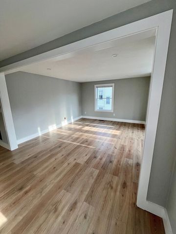 129 Court St, Plymouth, MA 02360