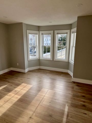 129 Court St, Plymouth, MA 02360