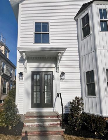 129 Court St, Plymouth, MA 02360