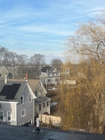 129 Court St, Plymouth, MA 02360