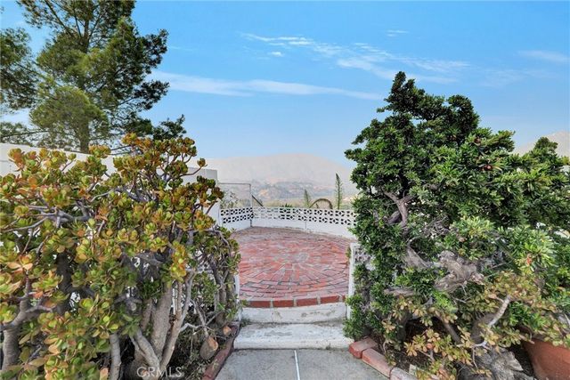 8720 Mulberry Drive, Sunland, CA 91040