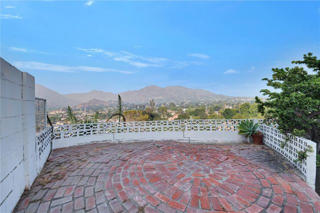 8720 Mulberry Drive, Sunland, CA 91040