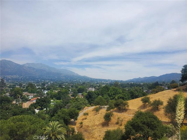 8720 Mulberry Drive, Sunland, CA 91040