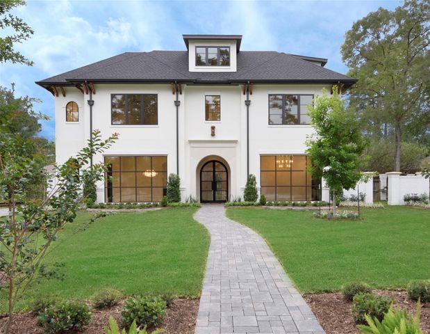 104 Castle Pines Drive, Montgomery, TX 77316