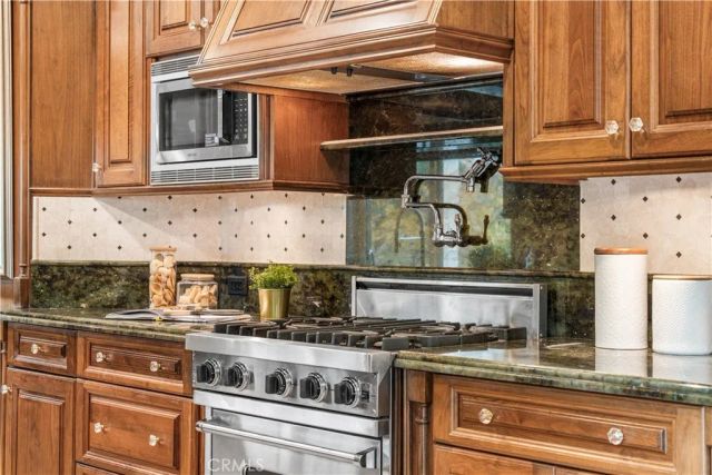 698 S Gentry, Anaheim Hills, CA 92807