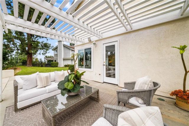 698 S Gentry, Anaheim Hills, CA 92807