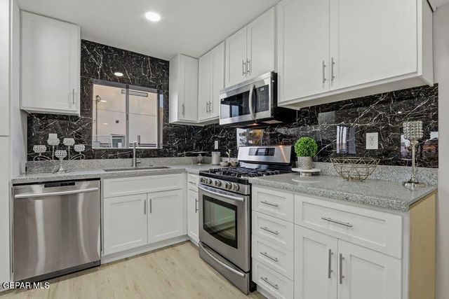 106 La Cienega Drive, Socorro, TX 79927