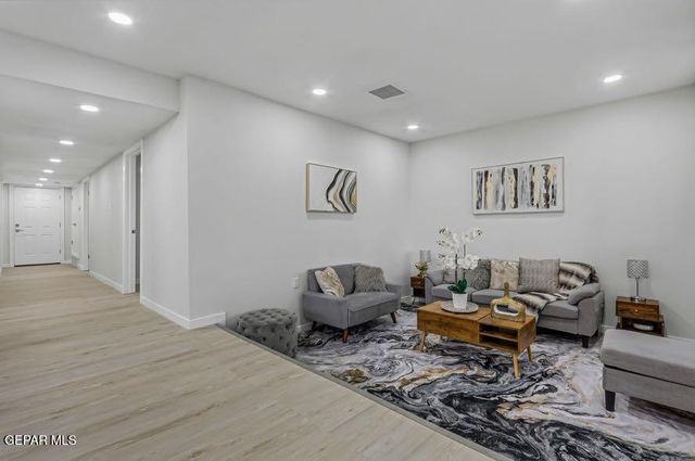 106 La Cienega Drive, Socorro, TX 79927