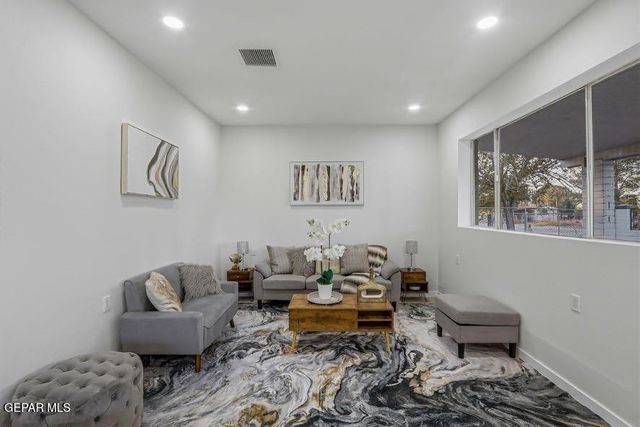 106 La Cienega Drive, Socorro, TX 79927