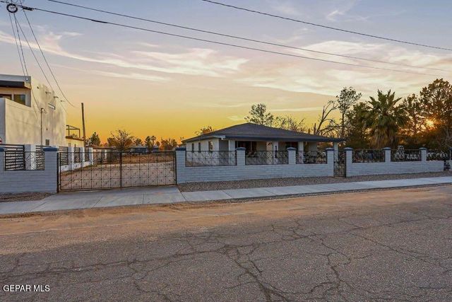 106 La Cienega Drive, Socorro, TX 79927