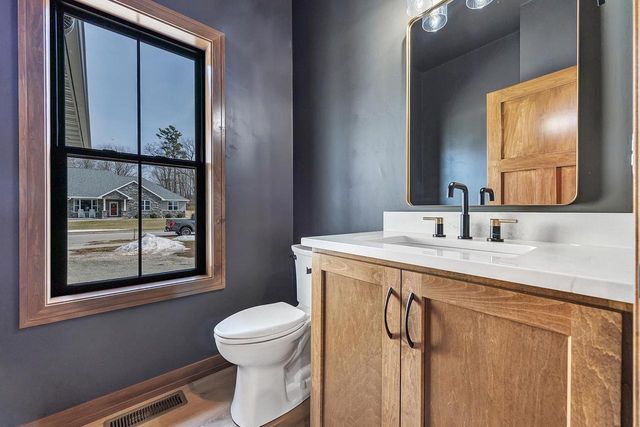 675 SUNSET, Green Bay, WI 54313
