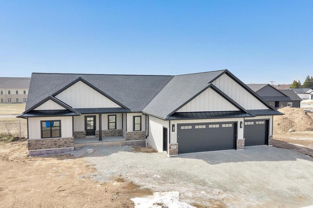 675 SUNSET, Green Bay, WI 54313