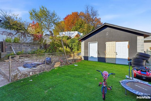 20 Wickham Street, Passaic, NJ 07055