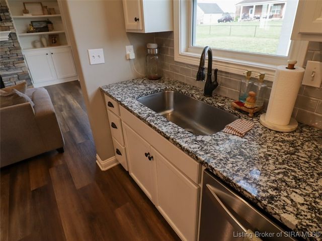 7006 Patriot Court, Charlestown, IN 47111