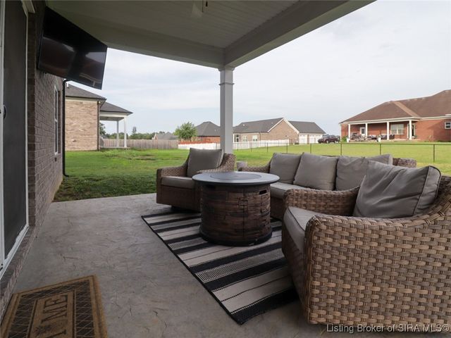 7006 Patriot Court, Charlestown, IN 47111