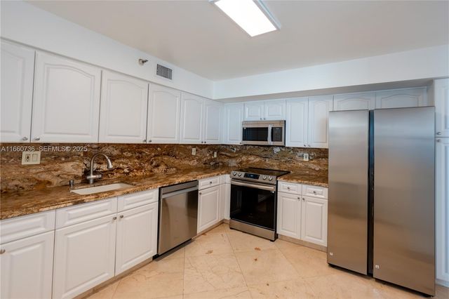 3500 Mystic Pointe Drive 3502, Aventura, FL 33180