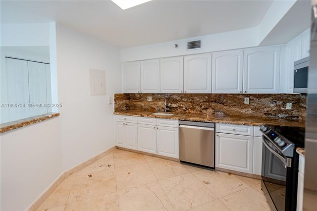 3500 Mystic Pointe Drive 3502, Aventura, FL 33180