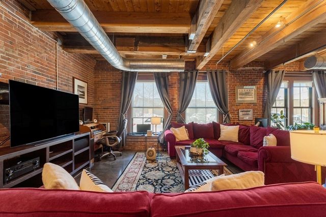 9 W Broadway 112, Boston, MA 02127