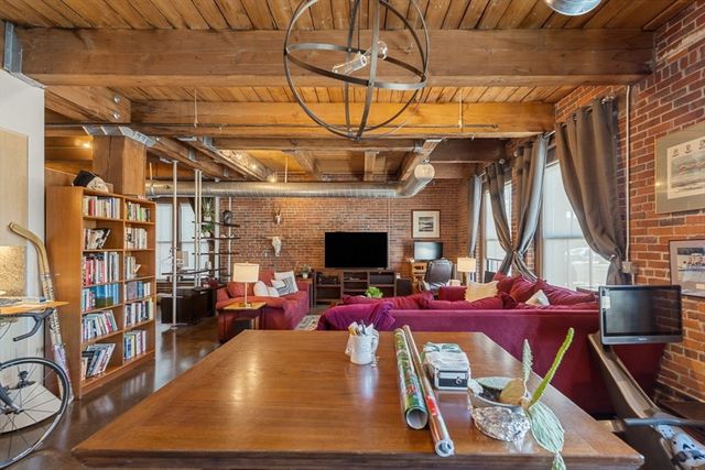 9 W Broadway 112, Boston, MA 02127