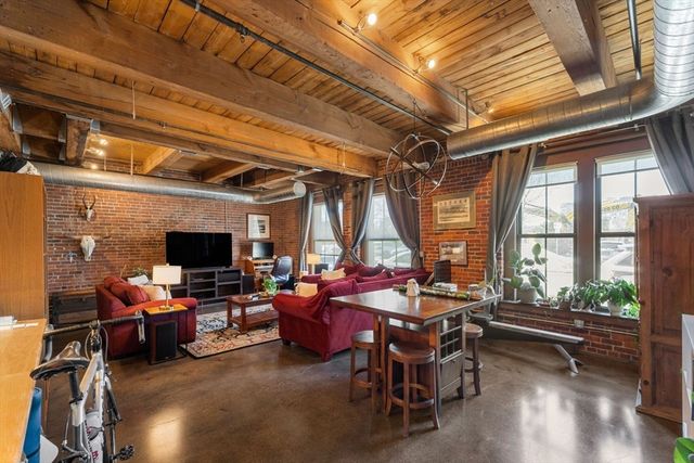 9 W Broadway 112, Boston, MA 02127