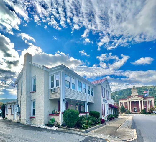 314 Jefferson AVE, Clifton Forge, VA 24422