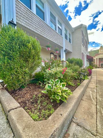 314 Jefferson AVE, Clifton Forge, VA 24422