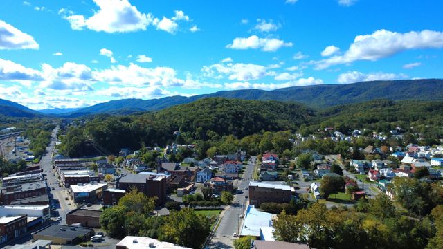 314 Jefferson AVE, Clifton Forge, VA 24422