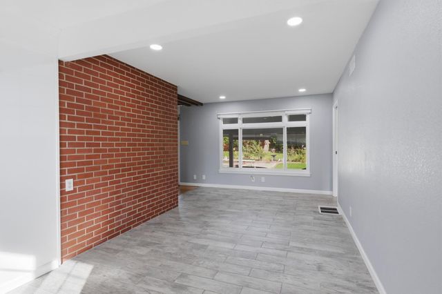 1820 Richmond St, Sacramento, CA 95825