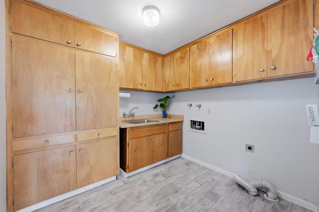 1820 Richmond St, Sacramento, CA 95825