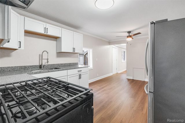 7052 Studebaker Avenue, Warren, MI 48091