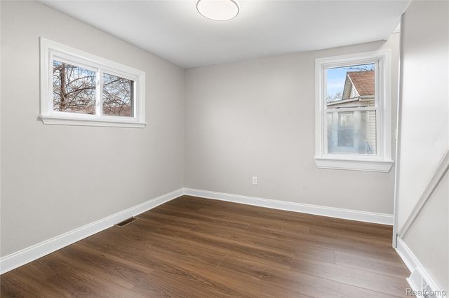 7052 Studebaker Avenue, Warren, MI 48091