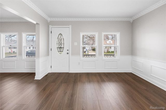 7052 Studebaker Avenue, Warren, MI 48091