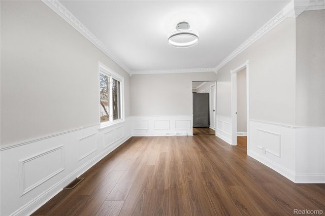 7052 Studebaker Avenue, Warren, MI 48091