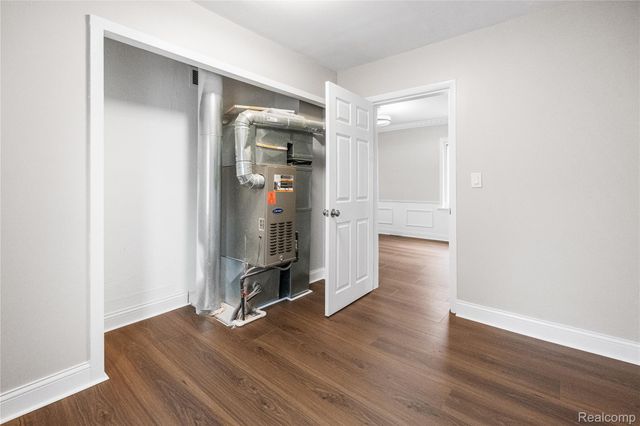 7052 Studebaker Avenue, Warren, MI 48091