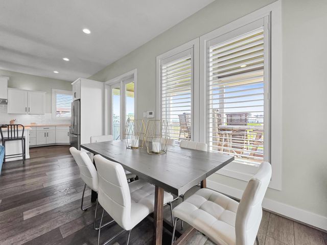 402 Seagrass, Gilchrist, TX 77617