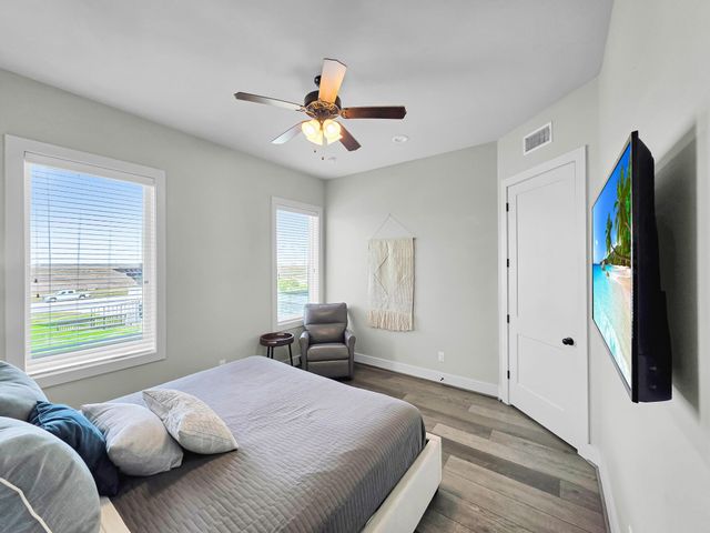 402 Seagrass, Gilchrist, TX 77617