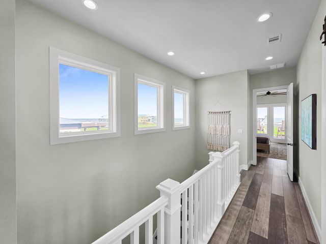 402 Seagrass, Gilchrist, TX 77617