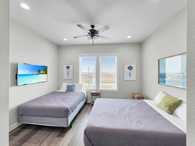 402 Seagrass, Gilchrist, TX 77617