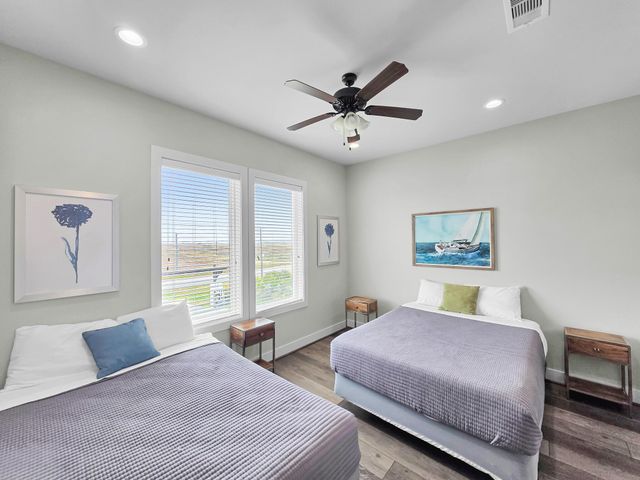 402 Seagrass, Gilchrist, TX 77617