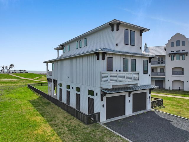 402 Seagrass, Gilchrist, TX 77617