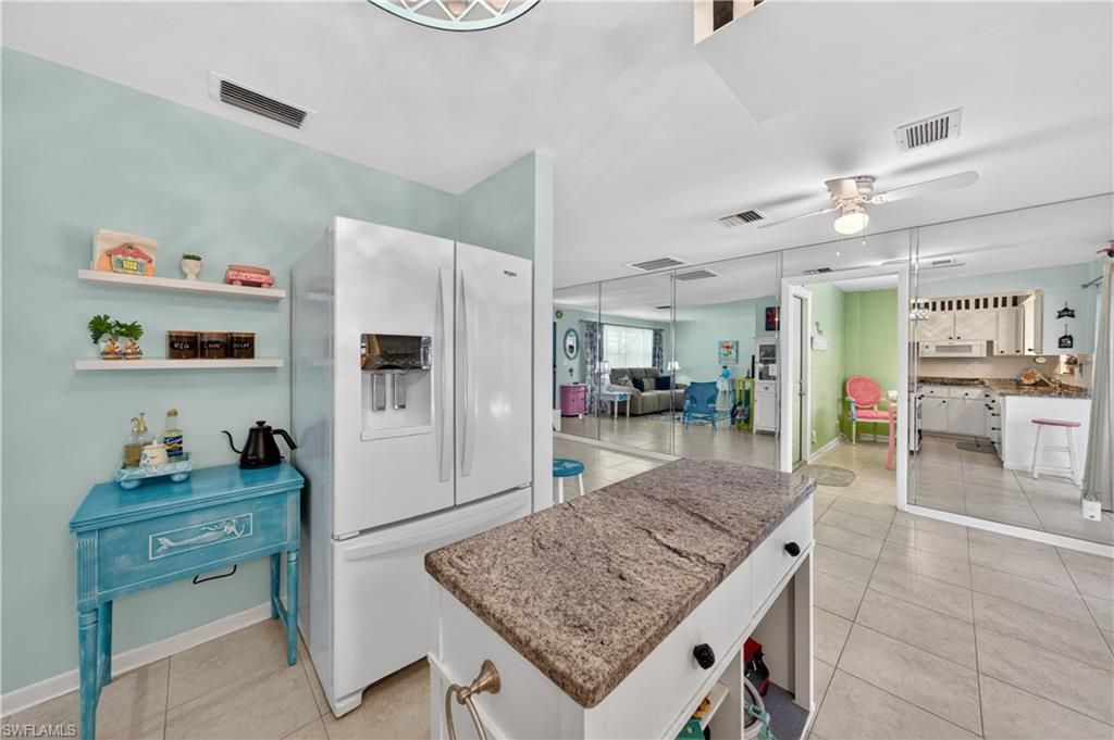 Image 14 of property listing at 1407 SE 30th ST, Cape Coral, FL 33904