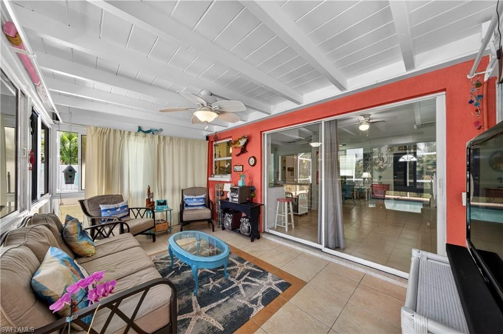 Image 22 of property listing at 1407 SE 30th ST, Cape Coral, FL 33904
