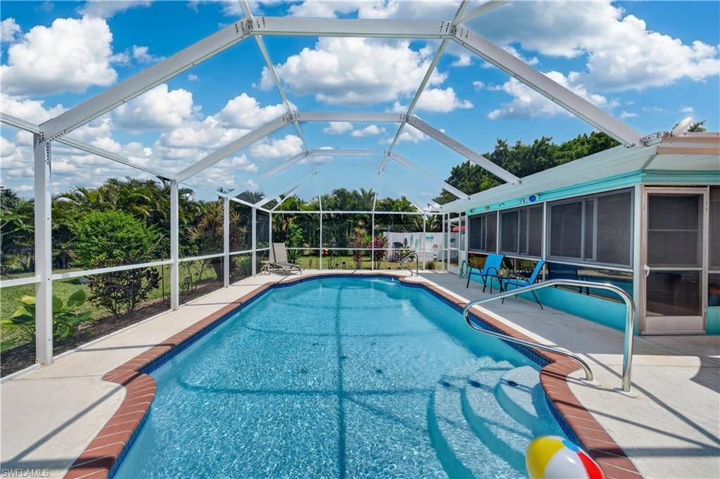 Image 27 of property listing at 1407 SE 30th ST, Cape Coral, FL 33904