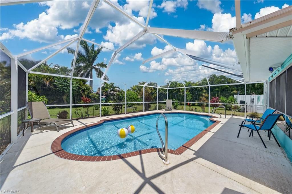 Image 28 of property listing at 1407 SE 30th ST, Cape Coral, FL 33904