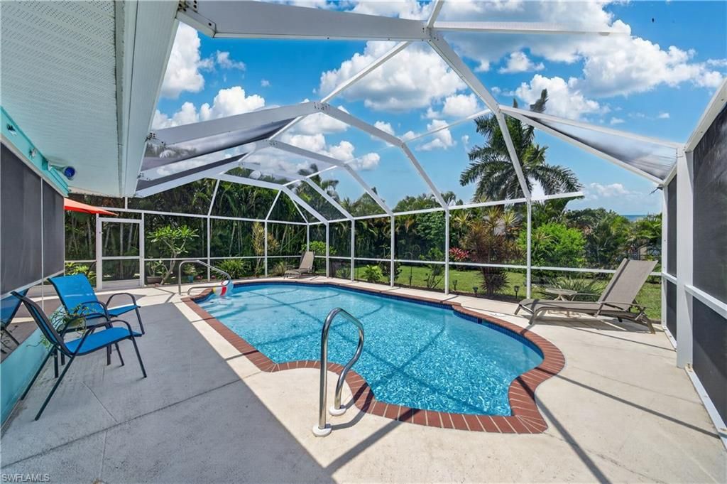 Image 29 of property listing at 1407 SE 30th ST, Cape Coral, FL 33904
