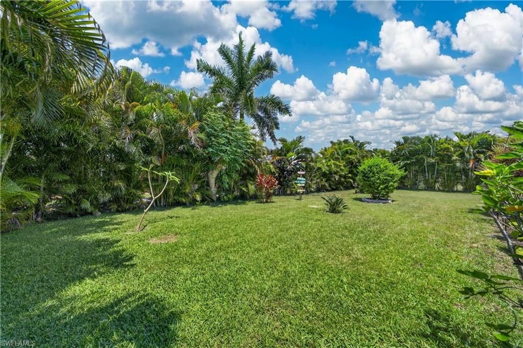 Image 32 of property listing at 1407 SE 30th ST, Cape Coral, FL 33904
